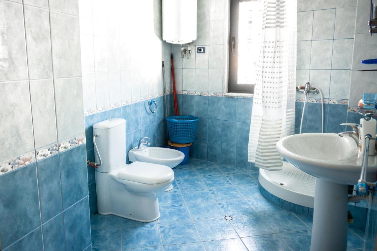 City Center Two Private Bedrooms Near Scanderbeg Square On Shared Apartment Tirana Kültér fotó